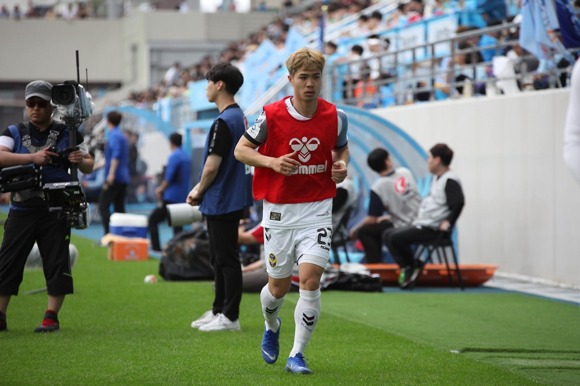 HLV Yoo Sang-chul,  Incheon United,  Cong Phuong,  doi tuyen Viet Nam,  K.League anh 2