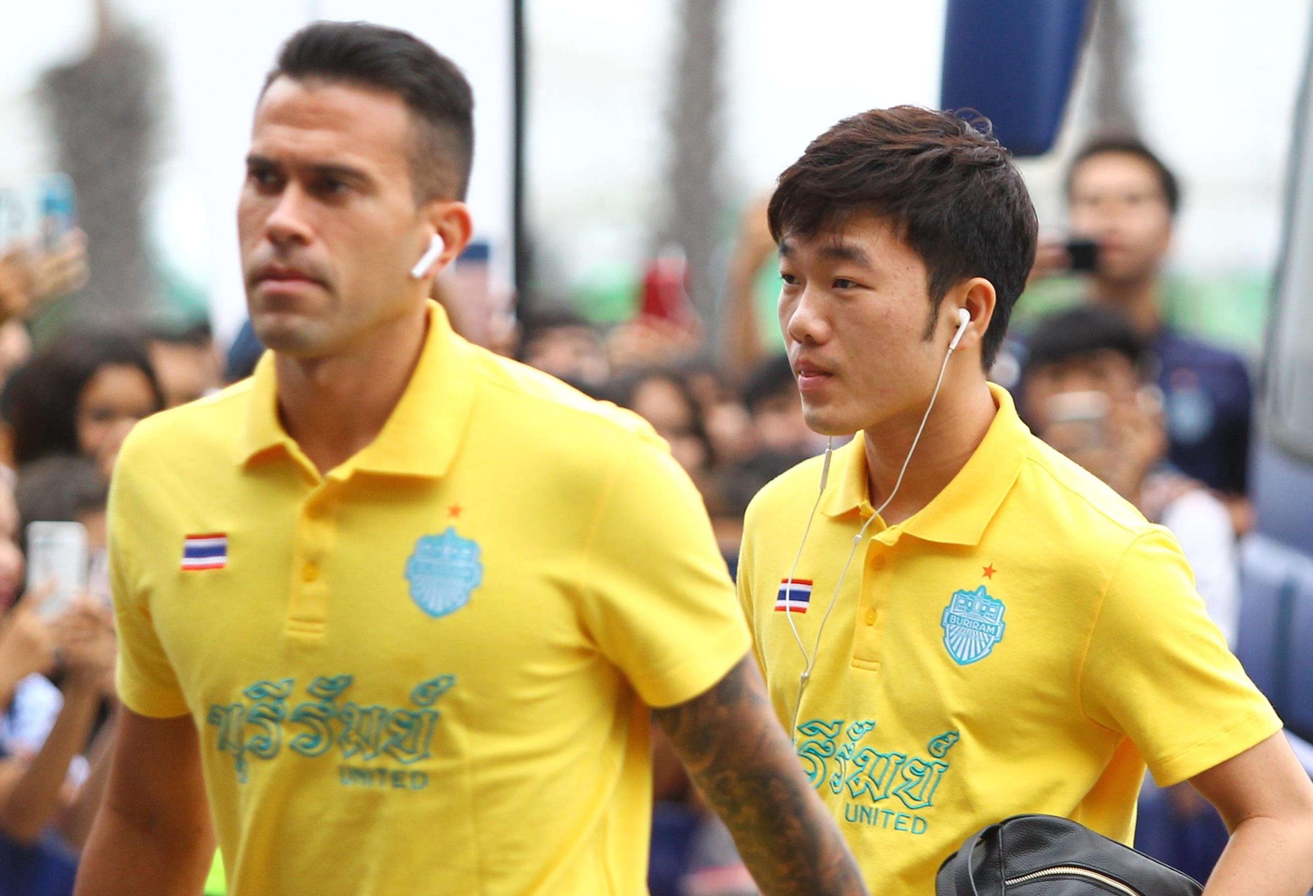 CDV Thai Lan khoac ao Xuan Truong tiep lua cho Buriram hinh anh