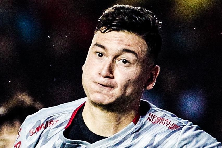 Van Lam tu tin cham tran hang cong tuyen Thai Lan o King's Cup hinh anh