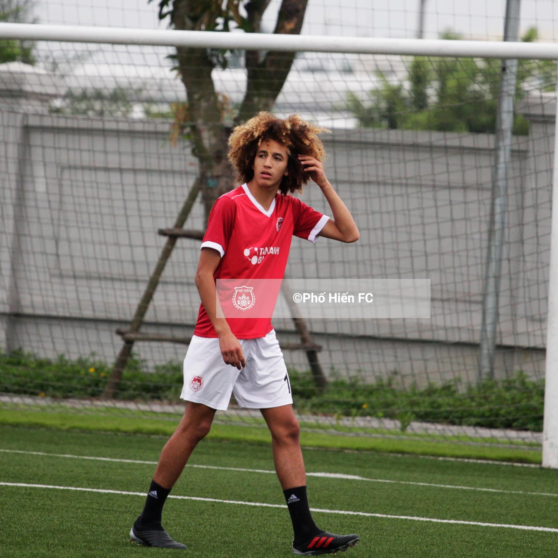 Hannibal Mejbri,  Pho Hien FC,  U16 Phap,  Martin Lo anh 1