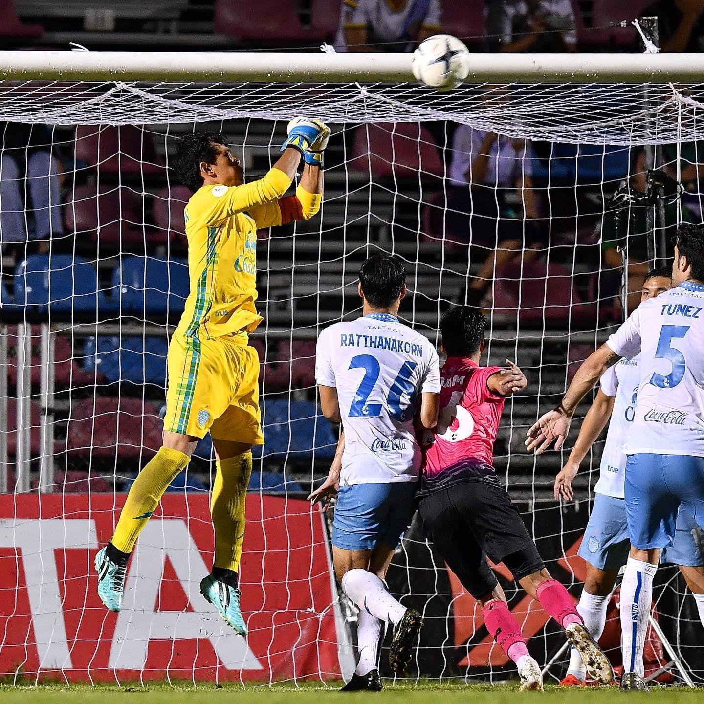 Luong Xuan Truong,  Buriram United,  doi tuyen Viet Nam,  King's Cup anh 4