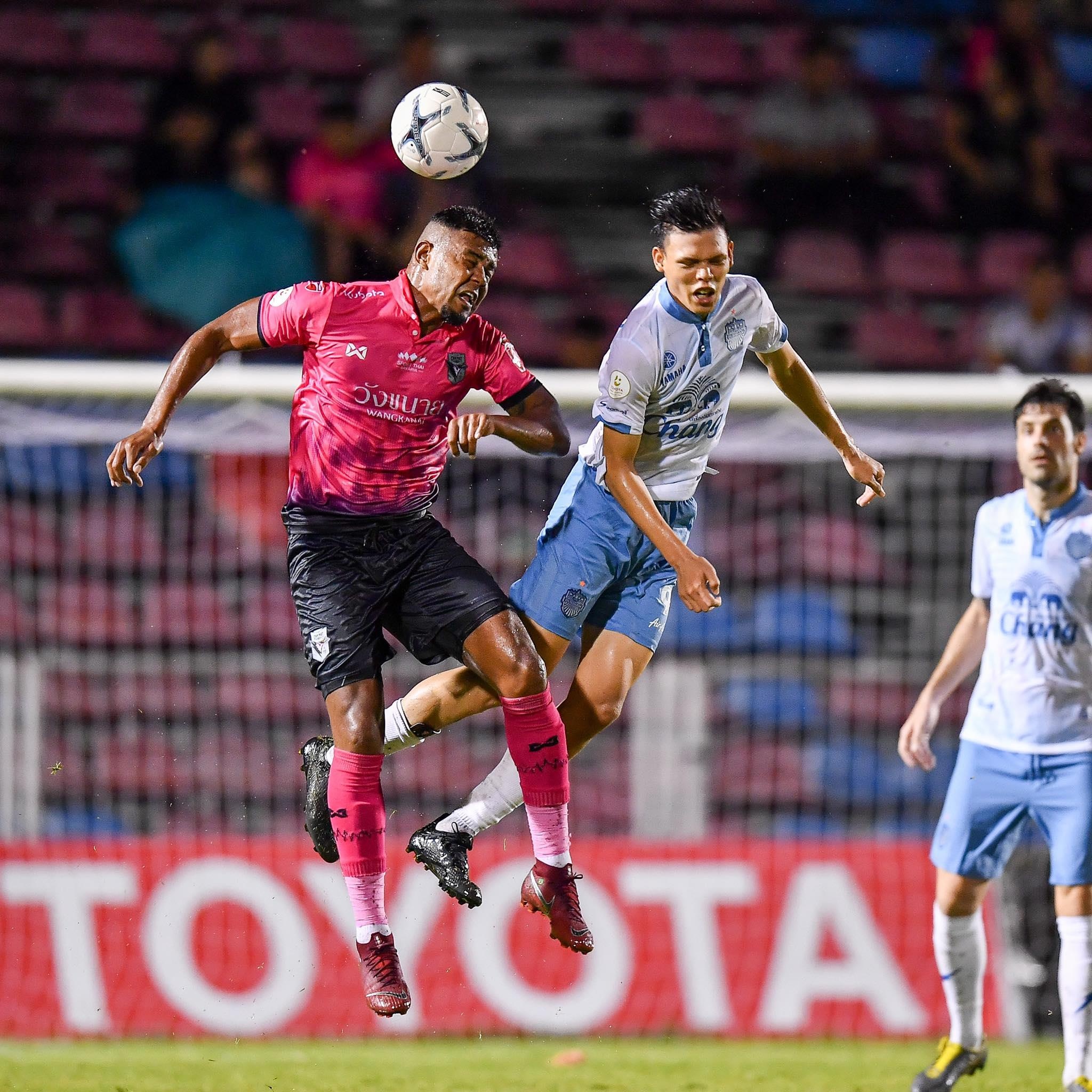 Luong Xuan Truong,  Buriram United,  doi tuyen Viet Nam,  King's Cup anh 9