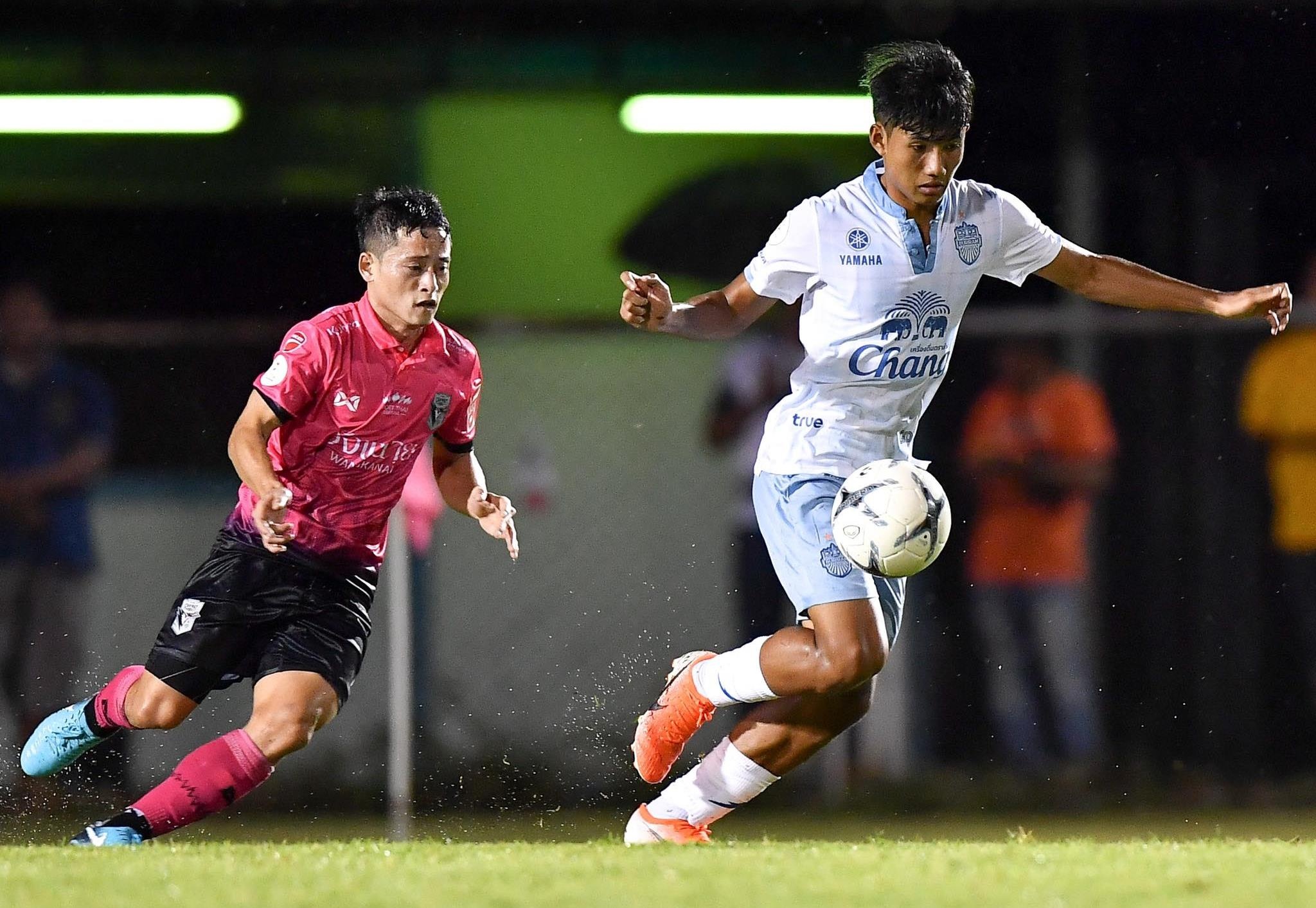 Luong Xuan Truong,  Buriram United,  doi tuyen Viet Nam,  King's Cup anh 5
