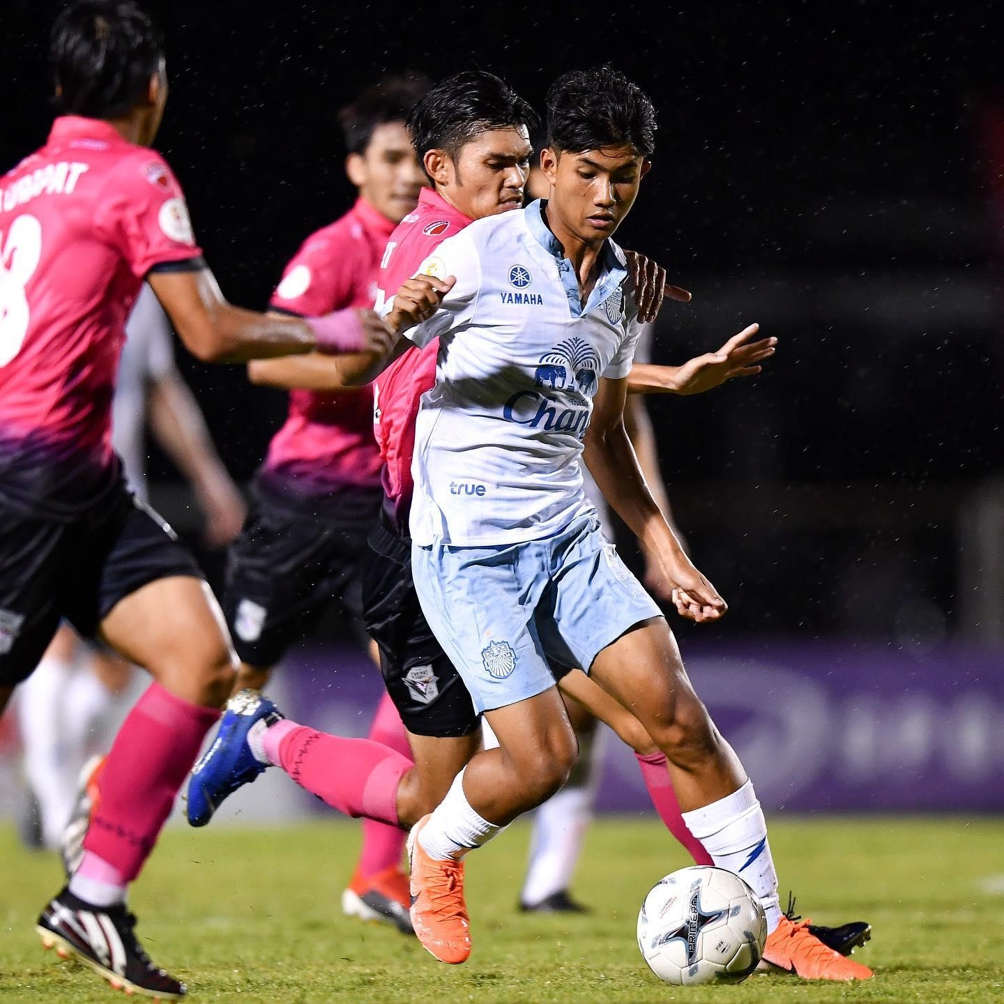 Luong Xuan Truong,  Buriram United,  doi tuyen Viet Nam,  King's Cup anh 8