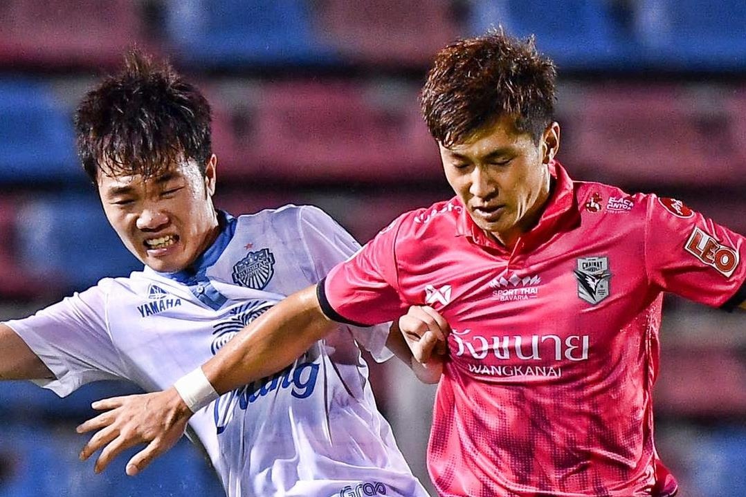 Xuan Truong the hien nhat nhoa tai Buriram truoc them King's Cup hinh anh