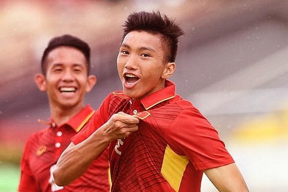 Doan Van Hau nuoi giac mo World Cup tu trai bong nhua hinh anh