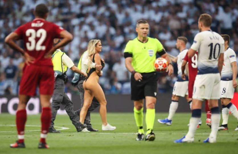 chung ket Champions League,  KInsey Wolanski,  CDV nu,  Liverpool,  Tottenham anh 5