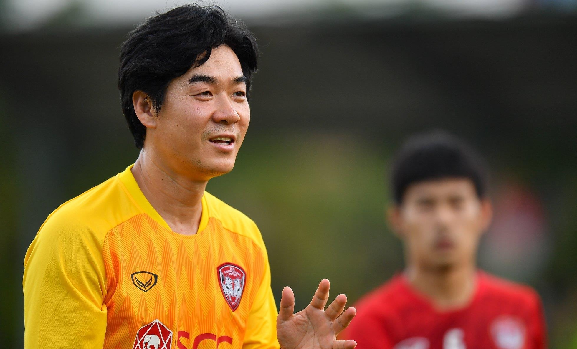 HLV Yoon Jong-hwan,  Muangthong United,  đội tuyển Thái Lan,  đội tuyển Việt Nam ảnh 1 HLV Yoon Jong-hwan,  Muangthong United,  doi tuyen Thai Lan,  doi tuyen Viet Nam anh 1