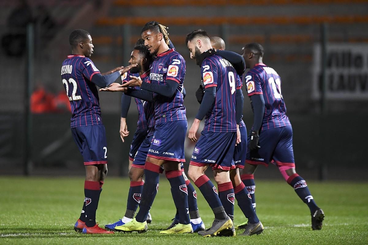 Cong Phuong,  doi tuyen Viet Nam,  Clermont Foot,  Clermont Foot Auvergne,  giai hang nhat nuoc Phap anh 1