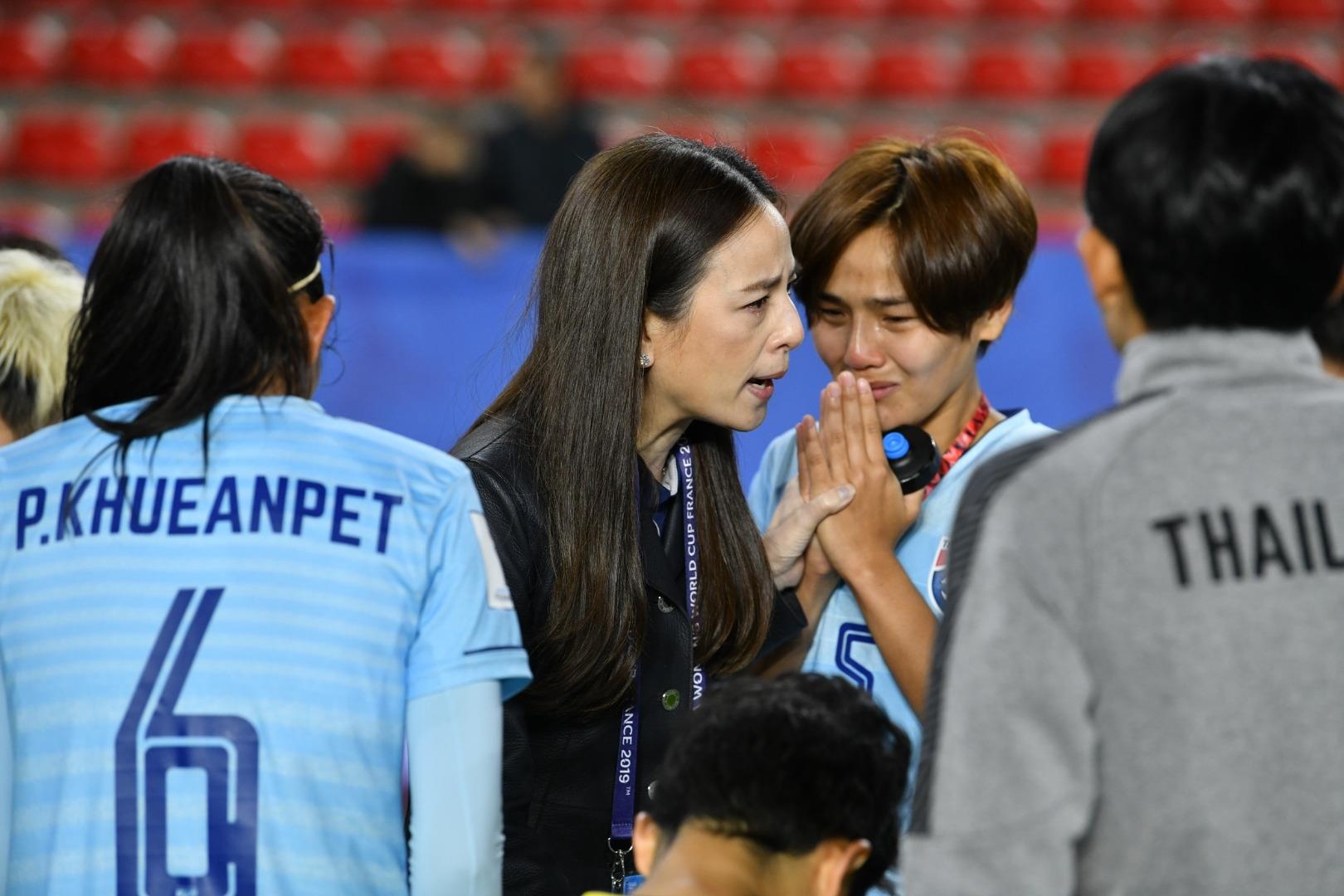 HLV Nualphan Lamsam,  doi tuyen nu Thai Lan,  World Cup nu 2019,  doi tuyen nu Chile anh 7