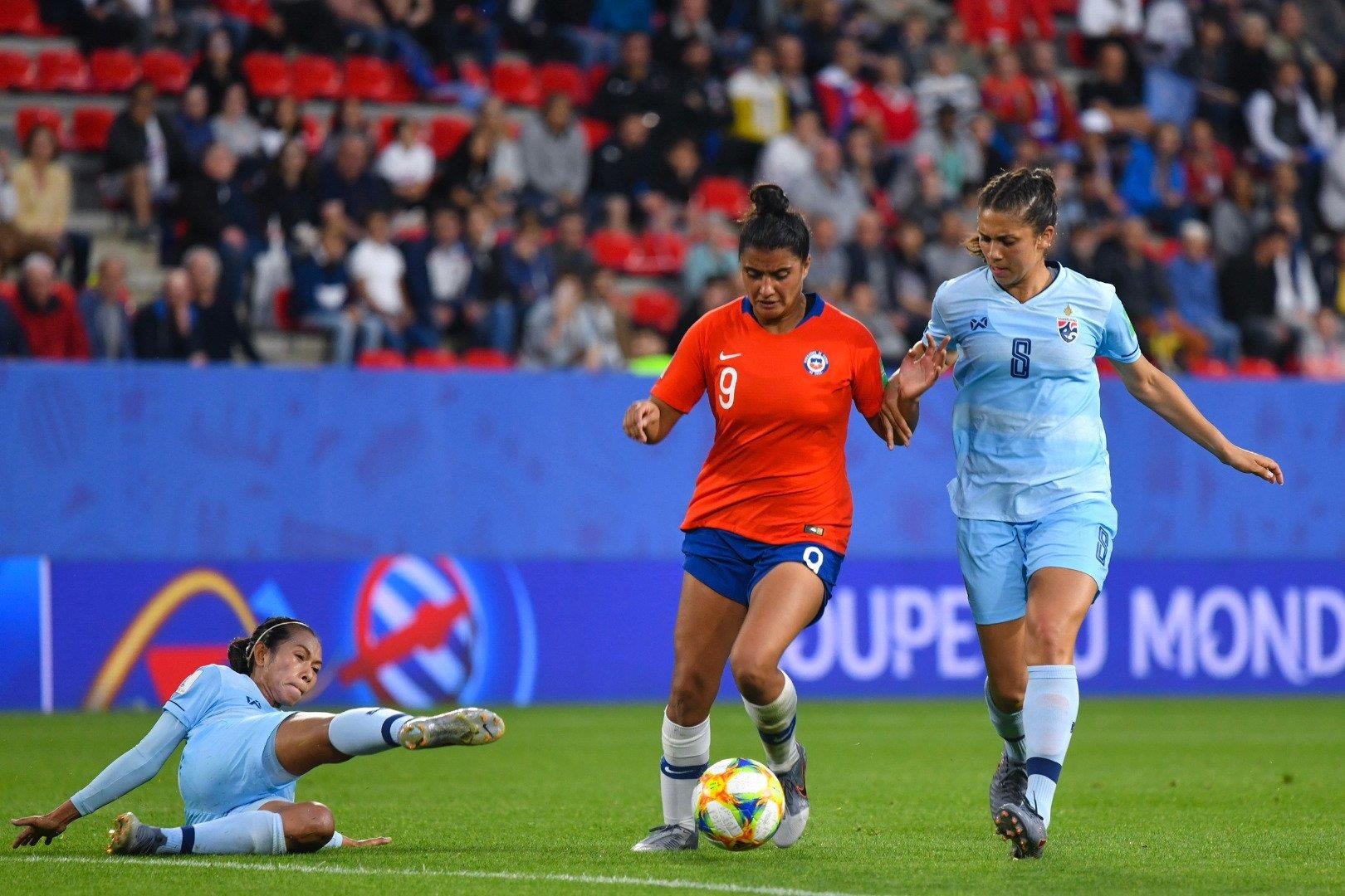 HLV Nualphan Lamsam,  doi tuyen nu Thai Lan,  World Cup nu 2019,  doi tuyen nu Chile anh 3