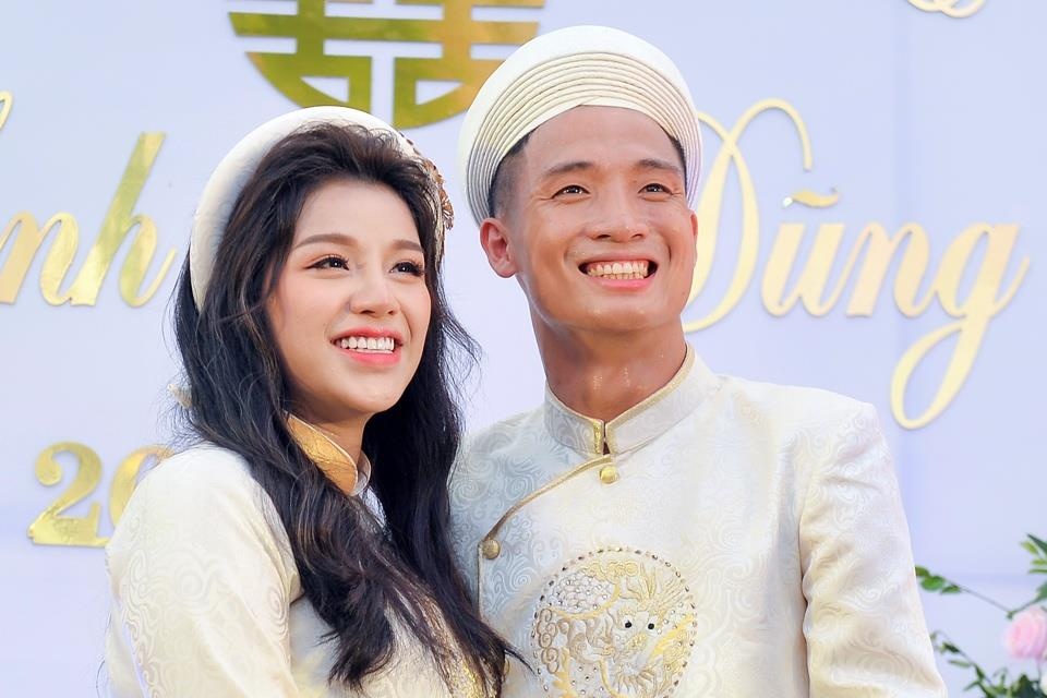 Me Khanh Linh nhan nhu con gai ve nha Bui Tien Dung hinh anh