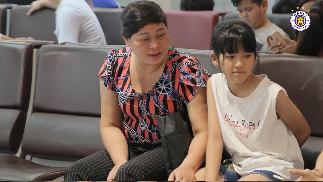 Đình Trọng phẫu thuật chấn thương, Trần Đình Trọng, CLB Hà Nội, Đình Trọng về nước, Đình Trọng chấn thương dây chằng ảnh 2 Dinh Trong phau thuat chan thuong, Tran Dinh Trong, CLB Ha Noi, Dinh Trong ve nuoc, Dinh Trong chan thuong day chang anh 2