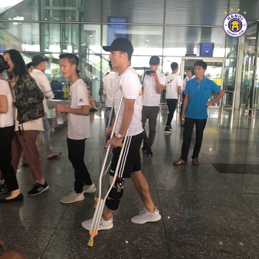 Đình Trọng phẫu thuật chấn thương, Trần Đình Trọng, CLB Hà Nội, Đình Trọng về nước, Đình Trọng chấn thương dây chằng ảnh 5 Dinh Trong phau thuat chan thuong, Tran Dinh Trong, CLB Ha Noi, Dinh Trong ve nuoc, Dinh Trong chan thuong day chang anh 5