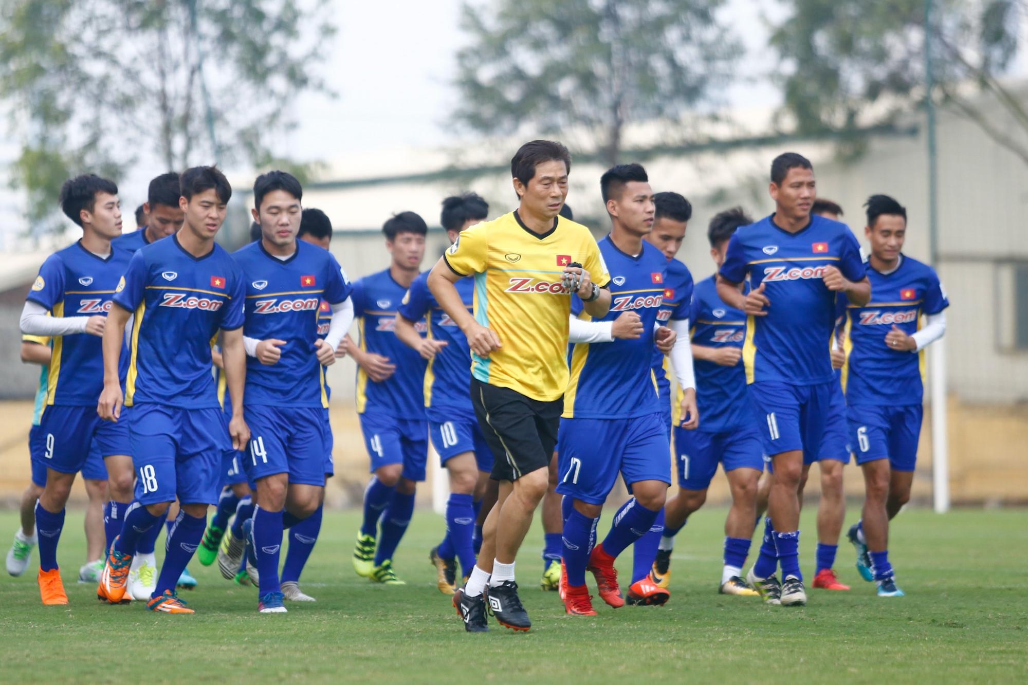 tro ly Bae Ji-won,  HLV Park Hang-seo,  Hong Kong Premier League,  CLB Kitchee anh 1