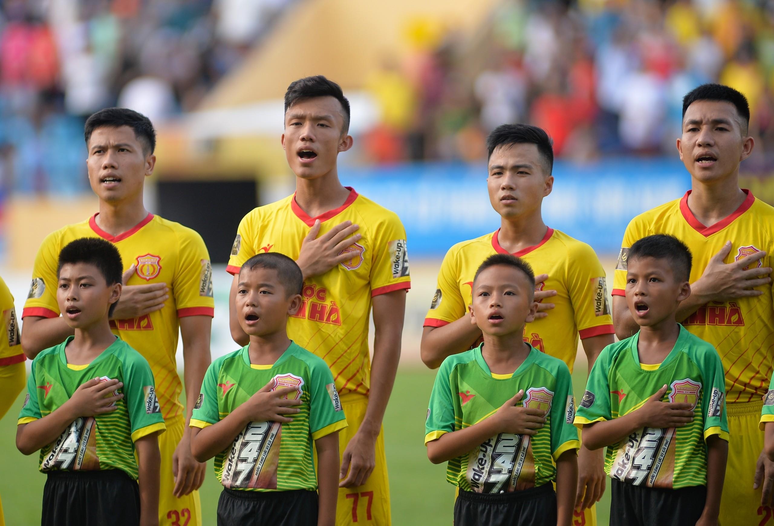 Diogo Pereira,  Gustavo Almeida dos Santos,  Paul Pogba,  Gordon Rimario,  Dinh Van Truong,  Pham Van Hoi,  CLB Nam Dinh,  CLB Thanh Hoa,  V.League anh 1