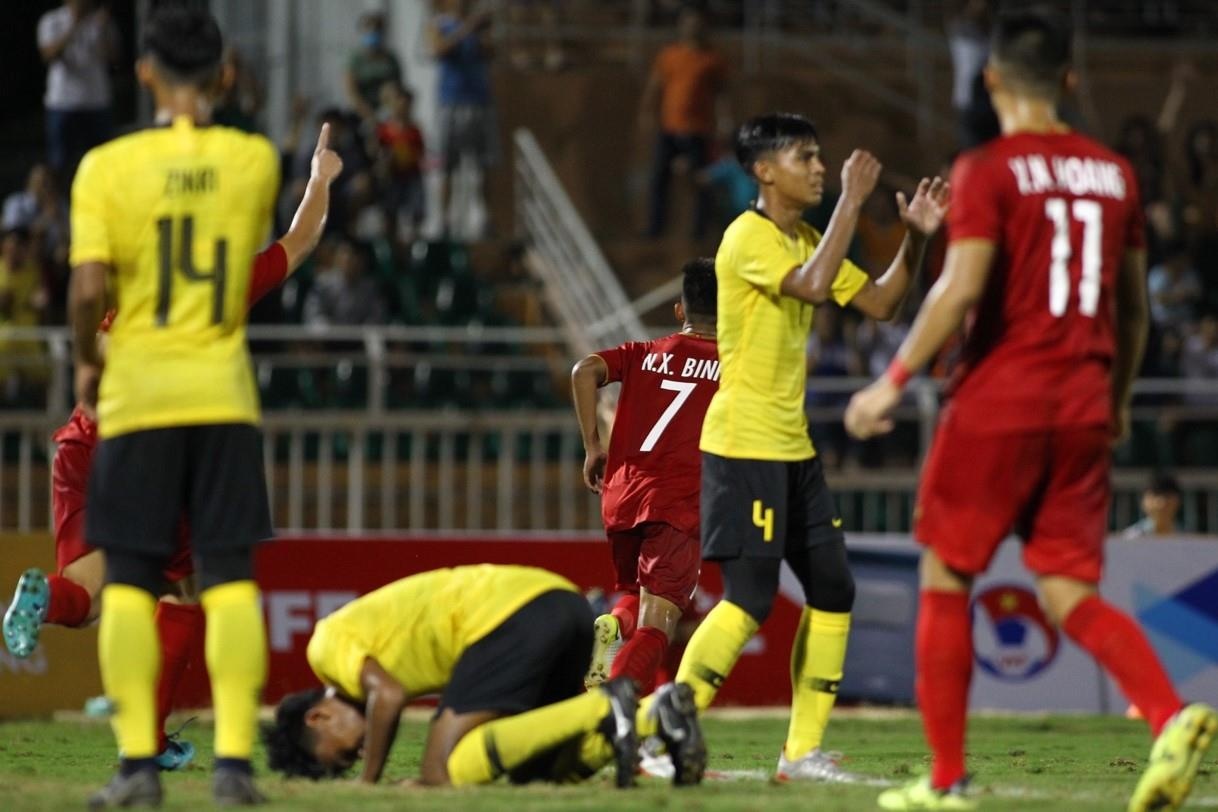 U18 Viet Nam ha DKVD Malaysia nho ban thang tu cham phat goc hinh anh