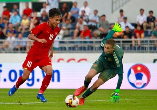 U15 Viet Nam tao dia chan truoc doi bong chau Au hinh anh