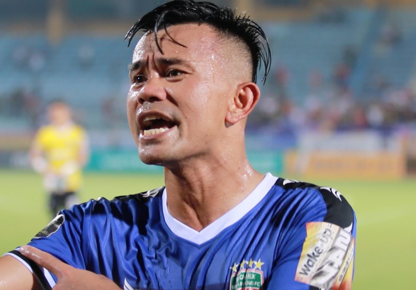 'Trinh do trong tai the a? Cho ghi ban xong moi noi toi nham' hinh anh