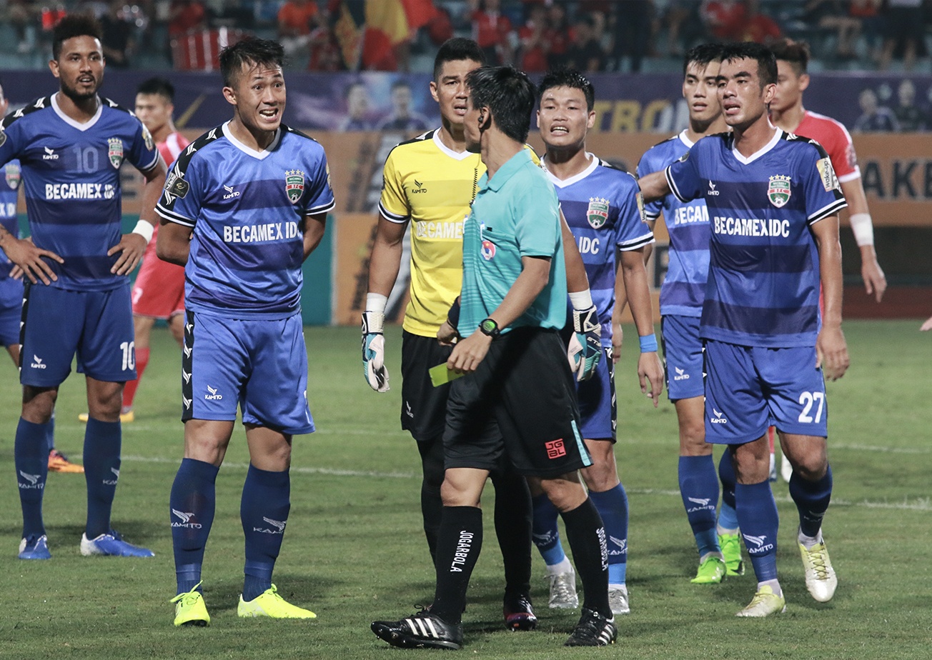 trong tai V.League anh 4