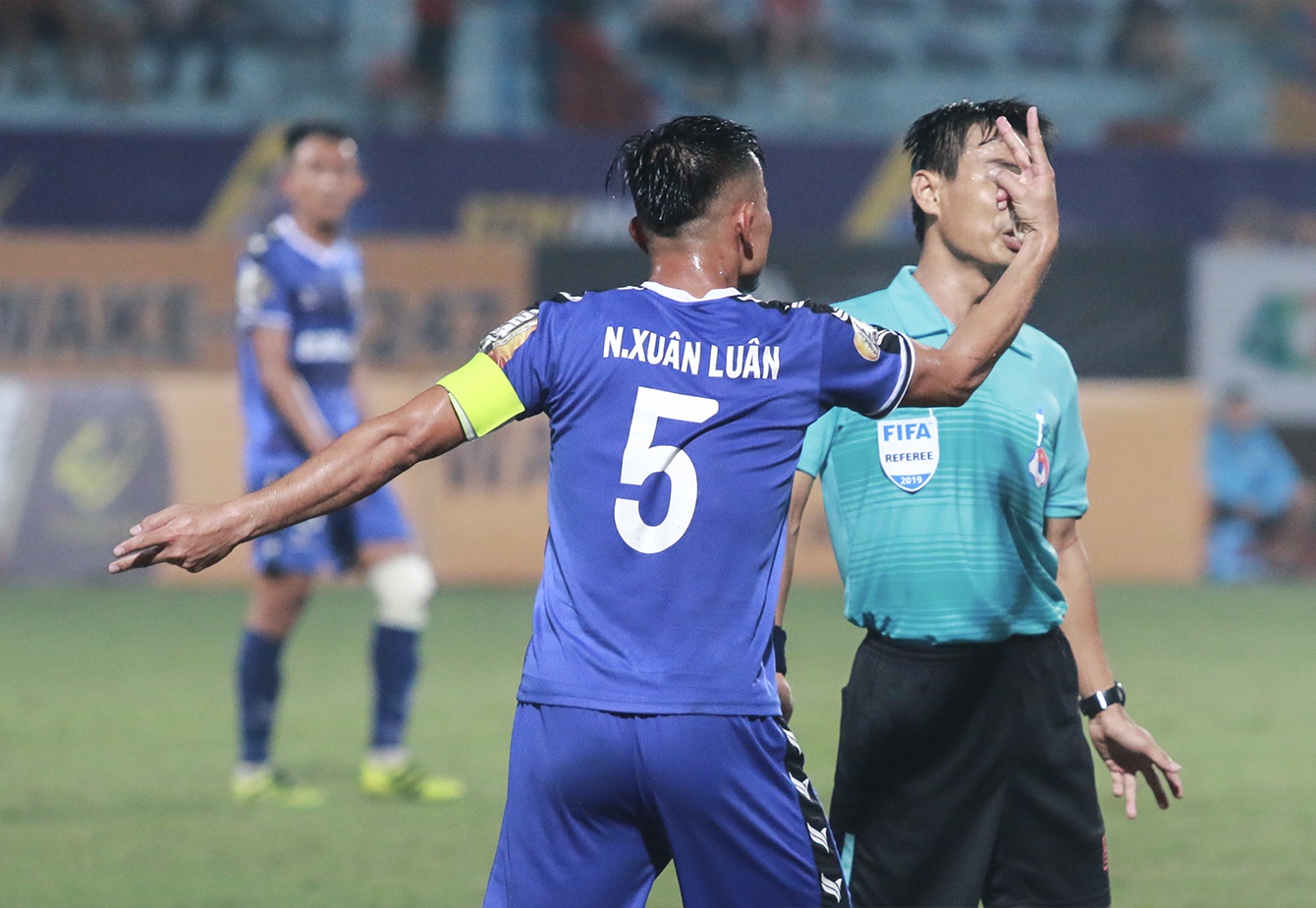 trong tai V.League anh 3