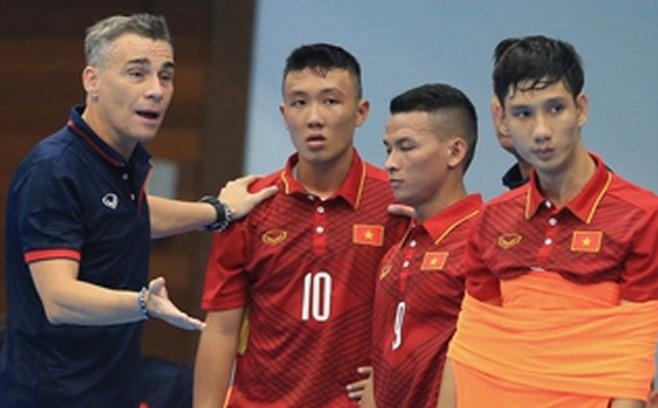 Tuyen futsal Viet Nam hoi quan, huong den suat du giai chau luc hinh anh