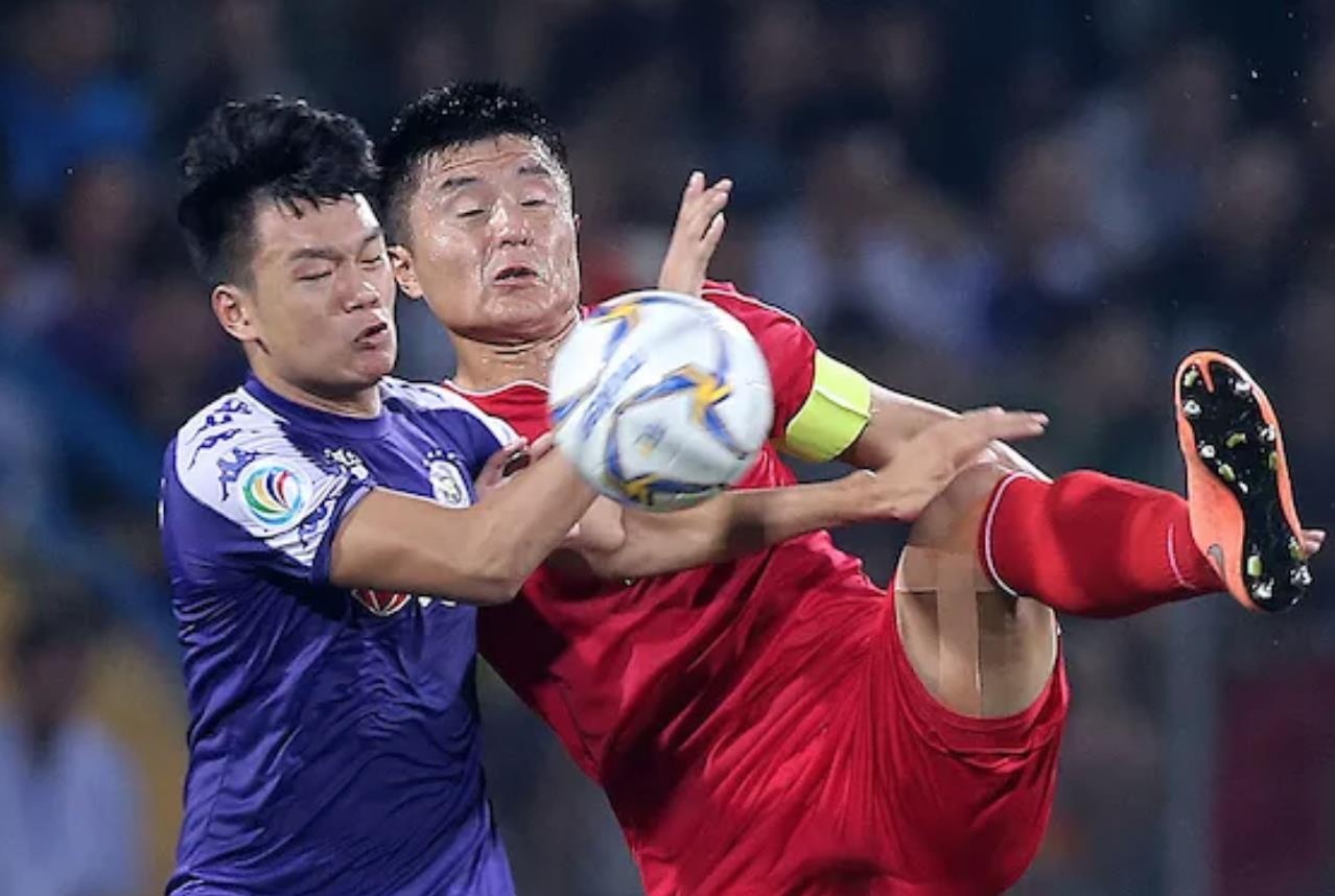 Bao chau A: 'Giac mo da khep lai voi CLB Ha Noi' hinh anh