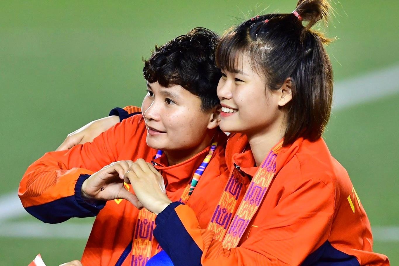 Tuyen nu Viet Nam nhi nhanh tren buc nhan HCV SEA Games hinh anh