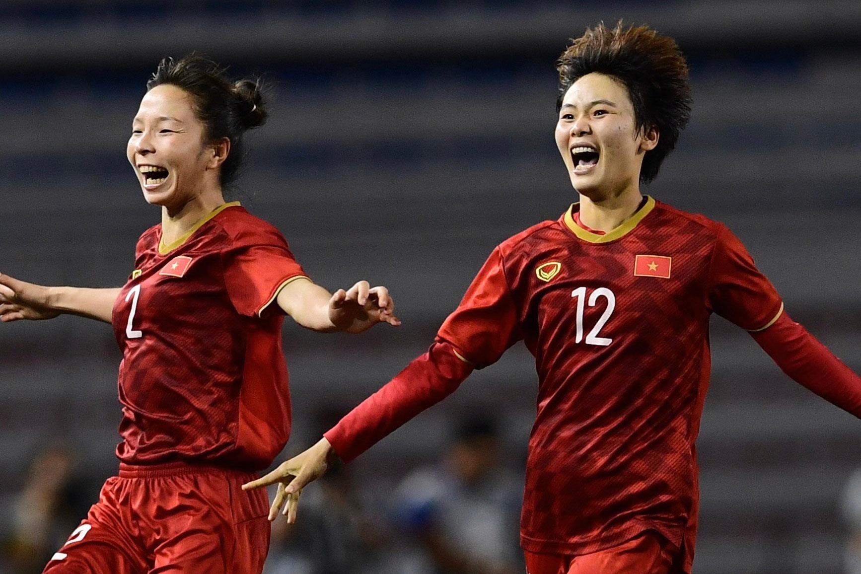 Tuyen nu Viet Nam vuon len dung thu 32 tren bang xep hang FIFA hinh anh