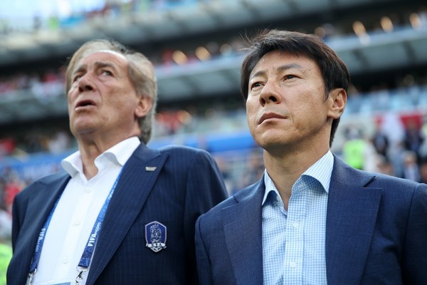 Shin Tae-yong,  doi tuyen Indonesia,  Park Hang-seo,  doi tuyen Viet Nam anh 1