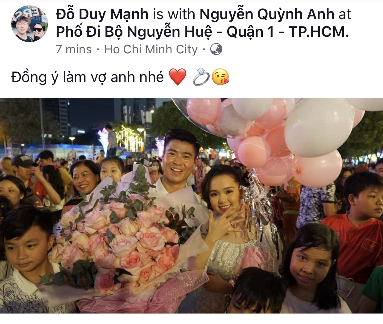 Do Duy Manh,  cau hon ban gai,  Quynh Anh anh 1