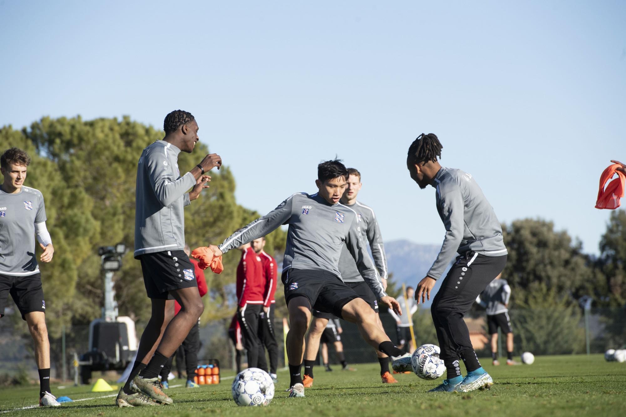 Van Hau,  Heerenveen,  tap huan Tay Ban Nha,  doi tuyen Viet Nam,  CLB Ha Noi anh 7