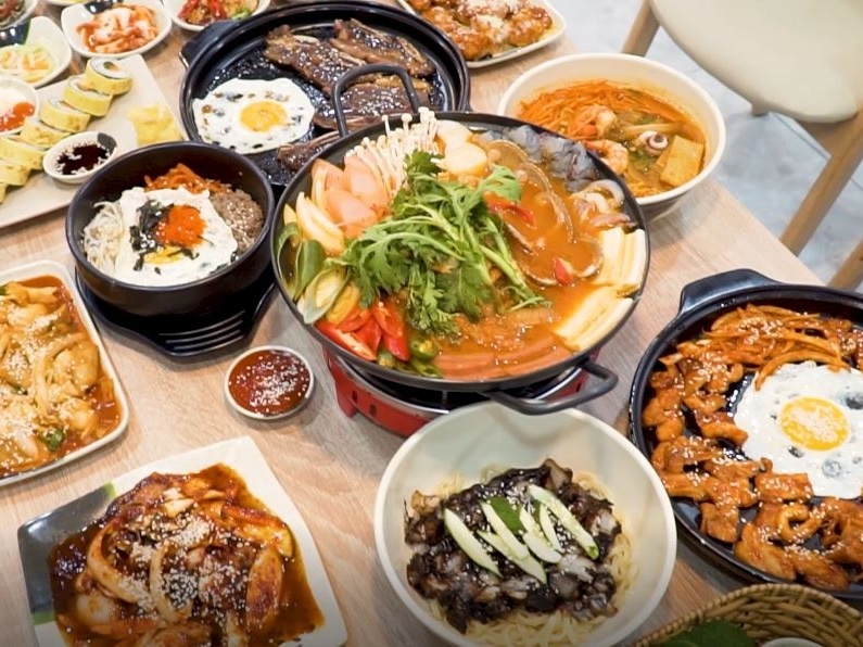 Video - Trai nghiem mon an truyen thong Han Quoc tai quan Heri hinh anh