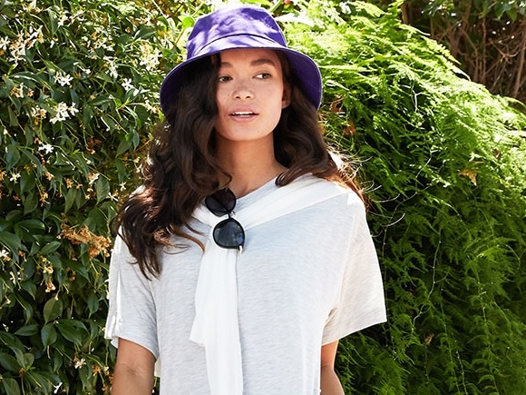 Don he tu tin voi trang phuc 'soi vai manh hon toc' cua Uniqlo hinh anh