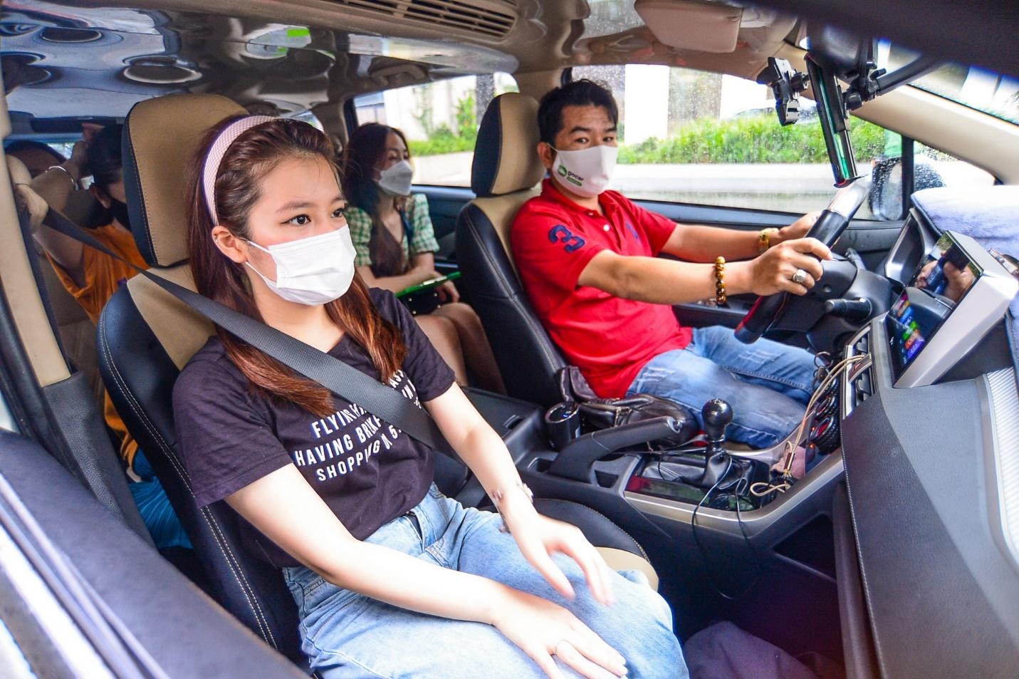 Gojek ra mat dich vu goi xe cong nghe 7 cho GoCar XL Protect hinh anh