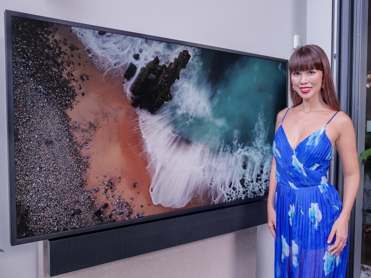 Video - The Terrace TV QLED 4K phu hop voi khong gian san vuon hinh anh