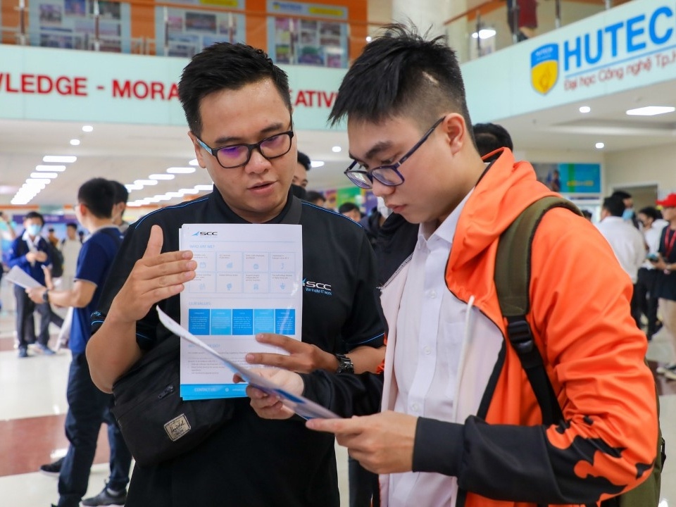 30 doanh nghiep 'san nhan tai' tai ngay hoi tuyen dung IT hinh anh