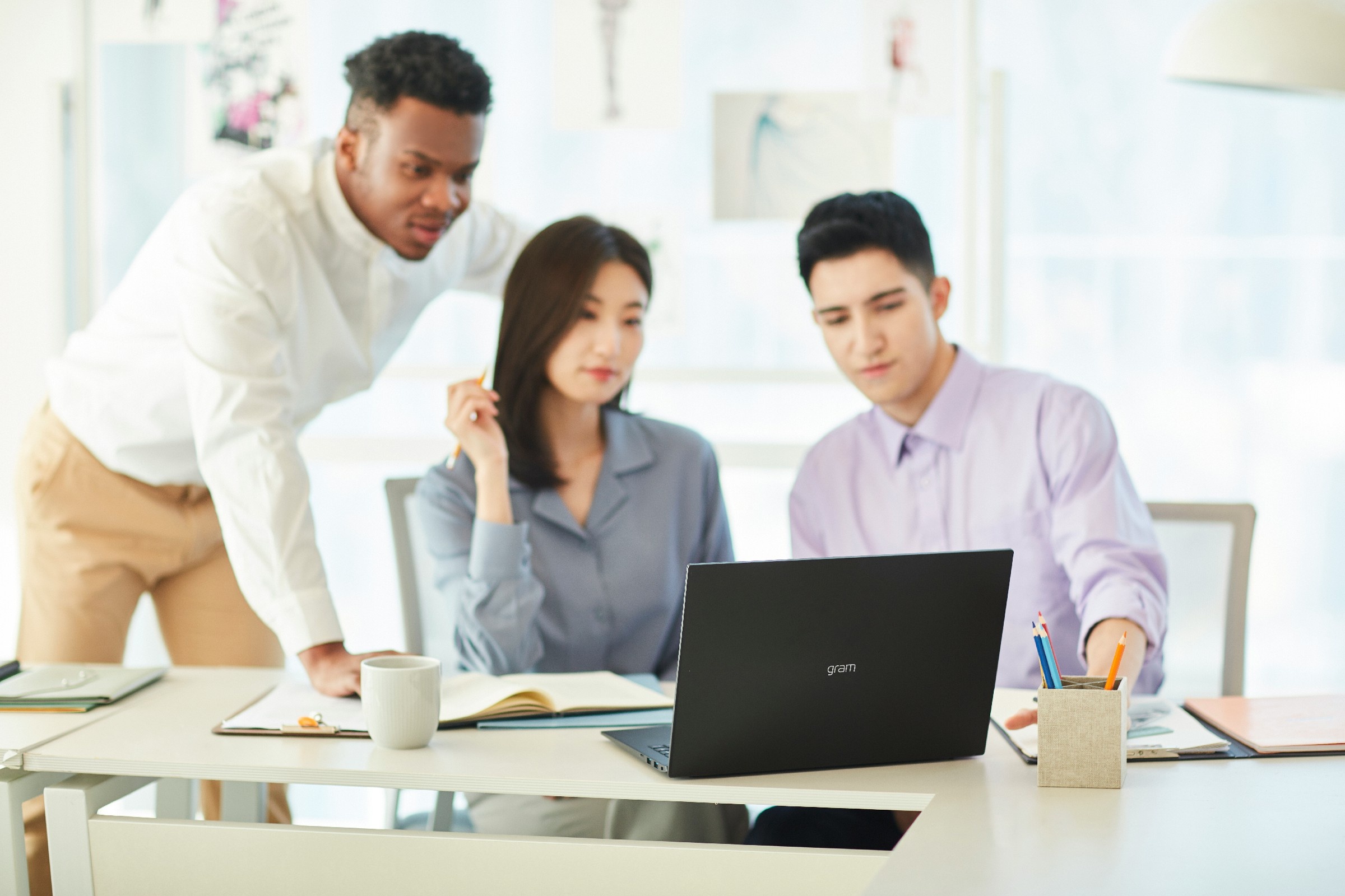 lam viec tai nha,  LG anh 1