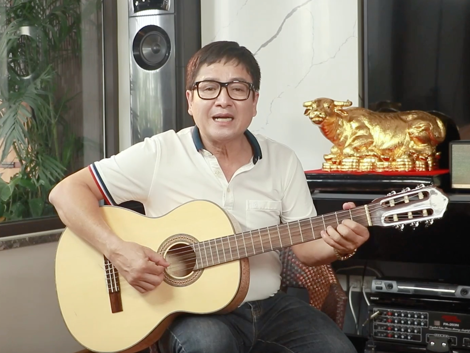 Video - NSUT Chi Trung gioi thieu Vi tra sau tren app MoMo hinh anh