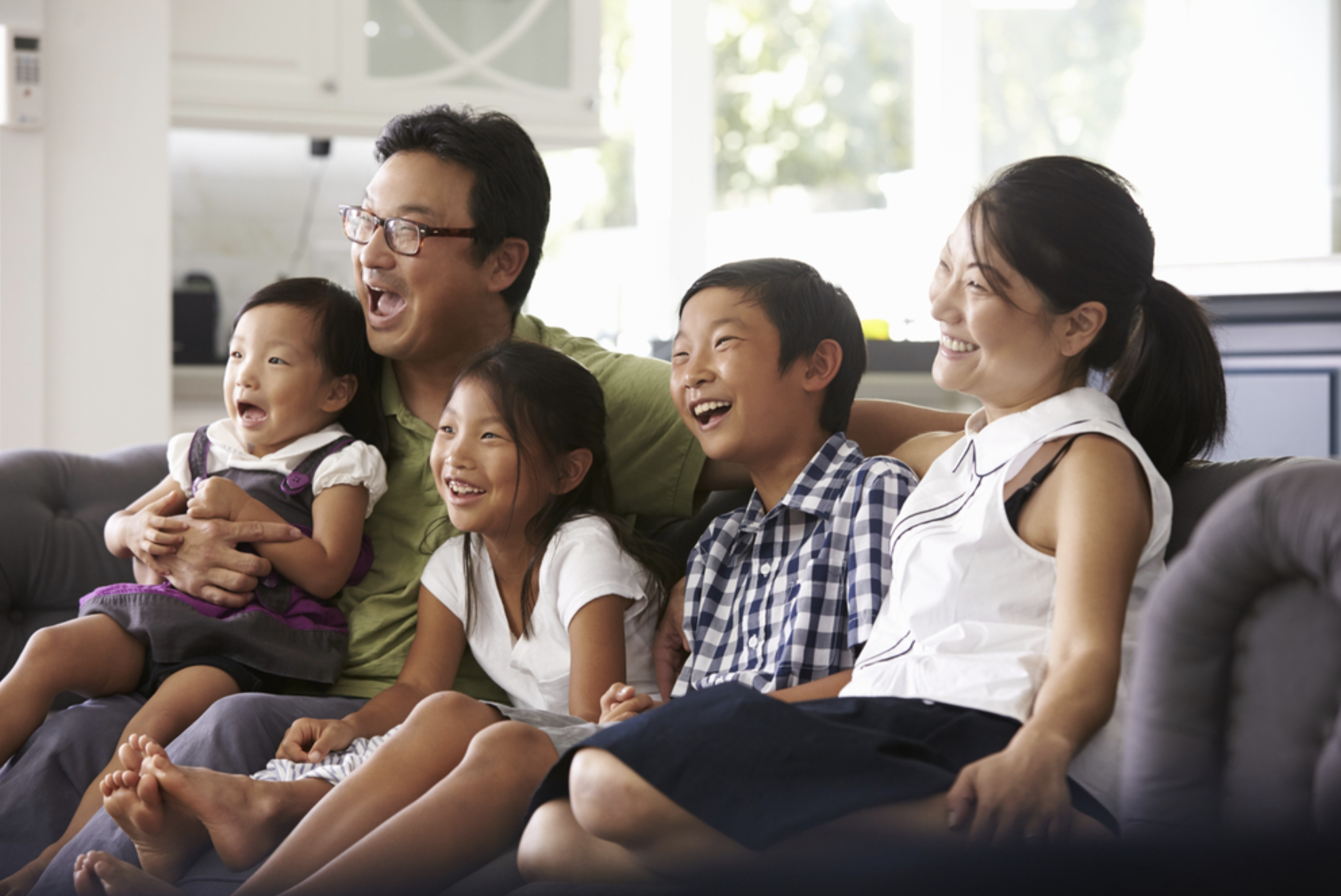 Lazada,  smart TV Coocaa anh 1