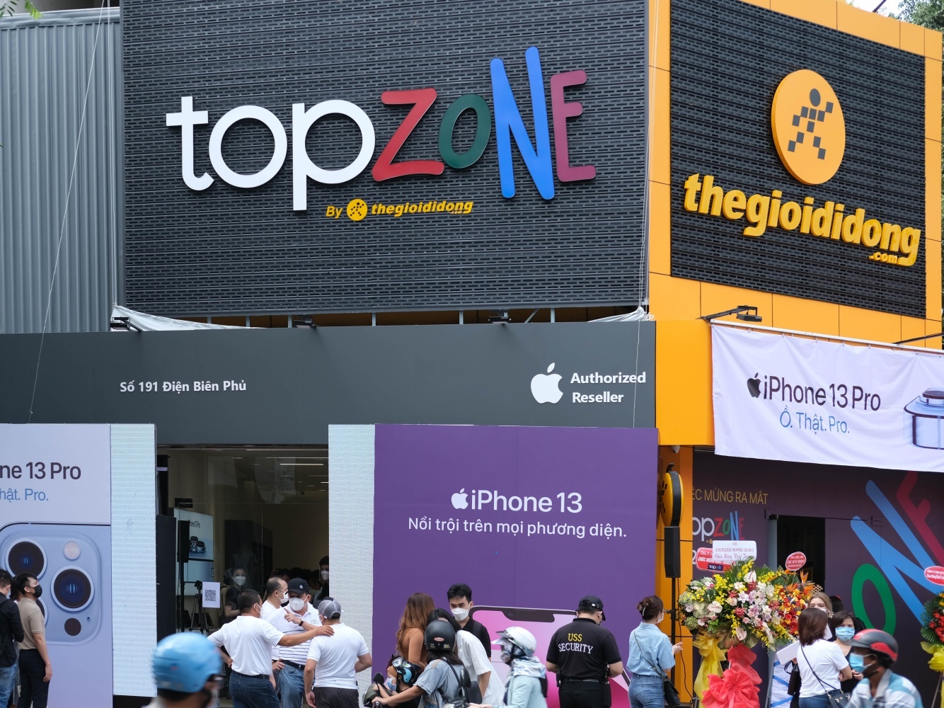 Loi the canh tranh cua TopZone tai Viet Nam hinh anh