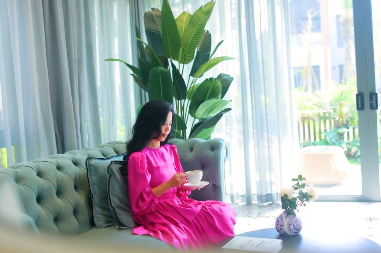 Video - Mot ngay trai nghiem Ho Tram cua NTK Ha Linh Thu hinh anh