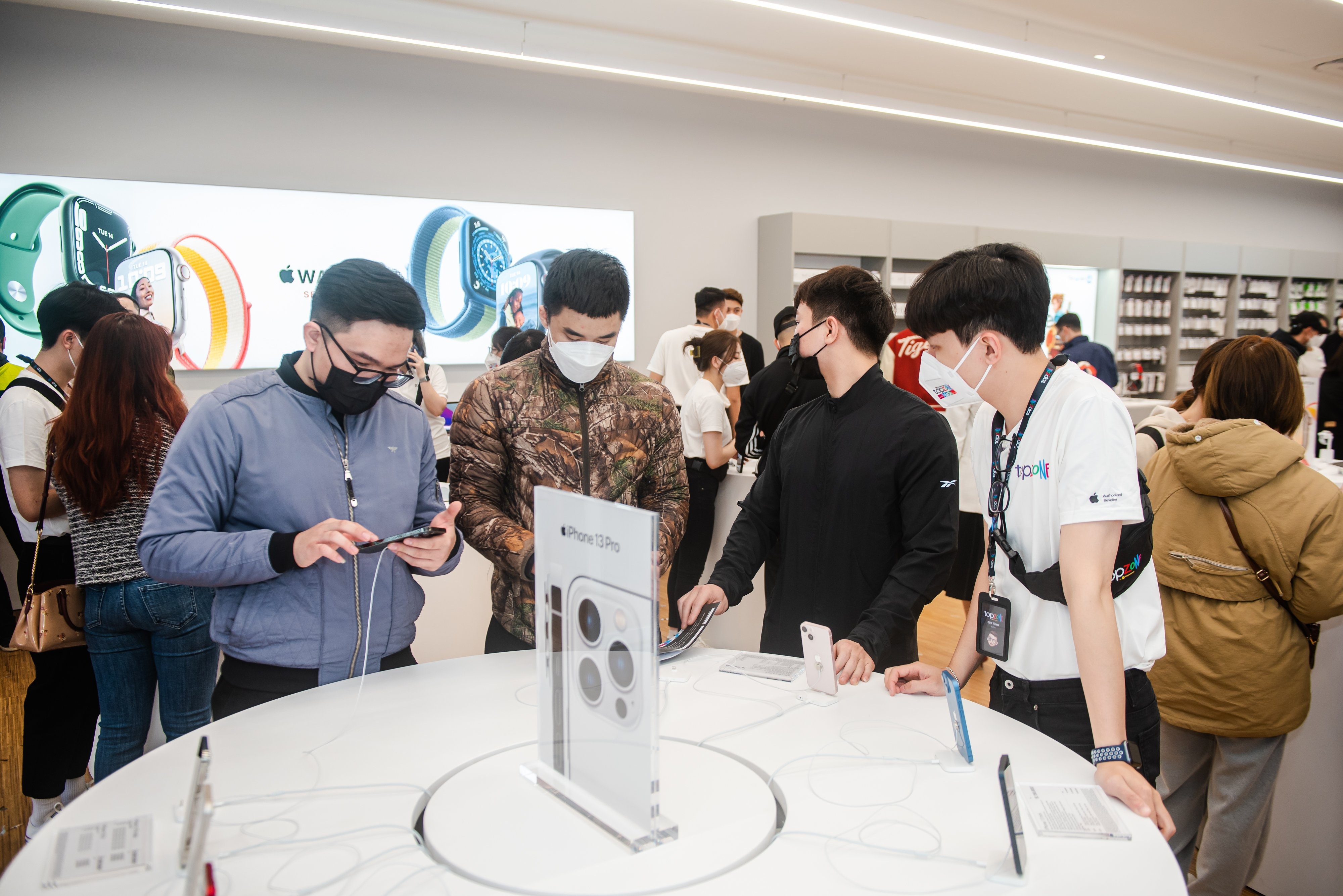 TopZone,  The Gioi Di Dong anh 1