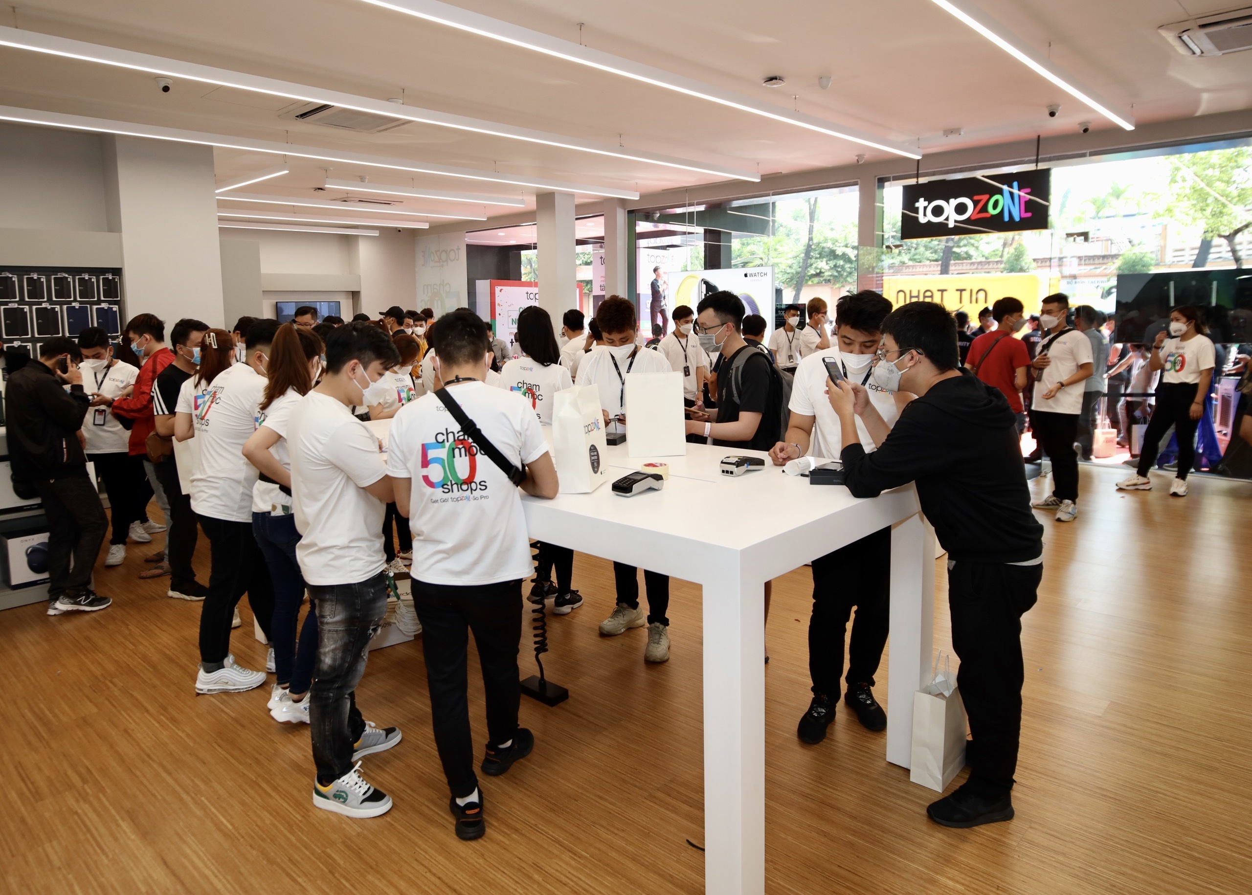 TopZone,  The Gioi Di Dong anh 8