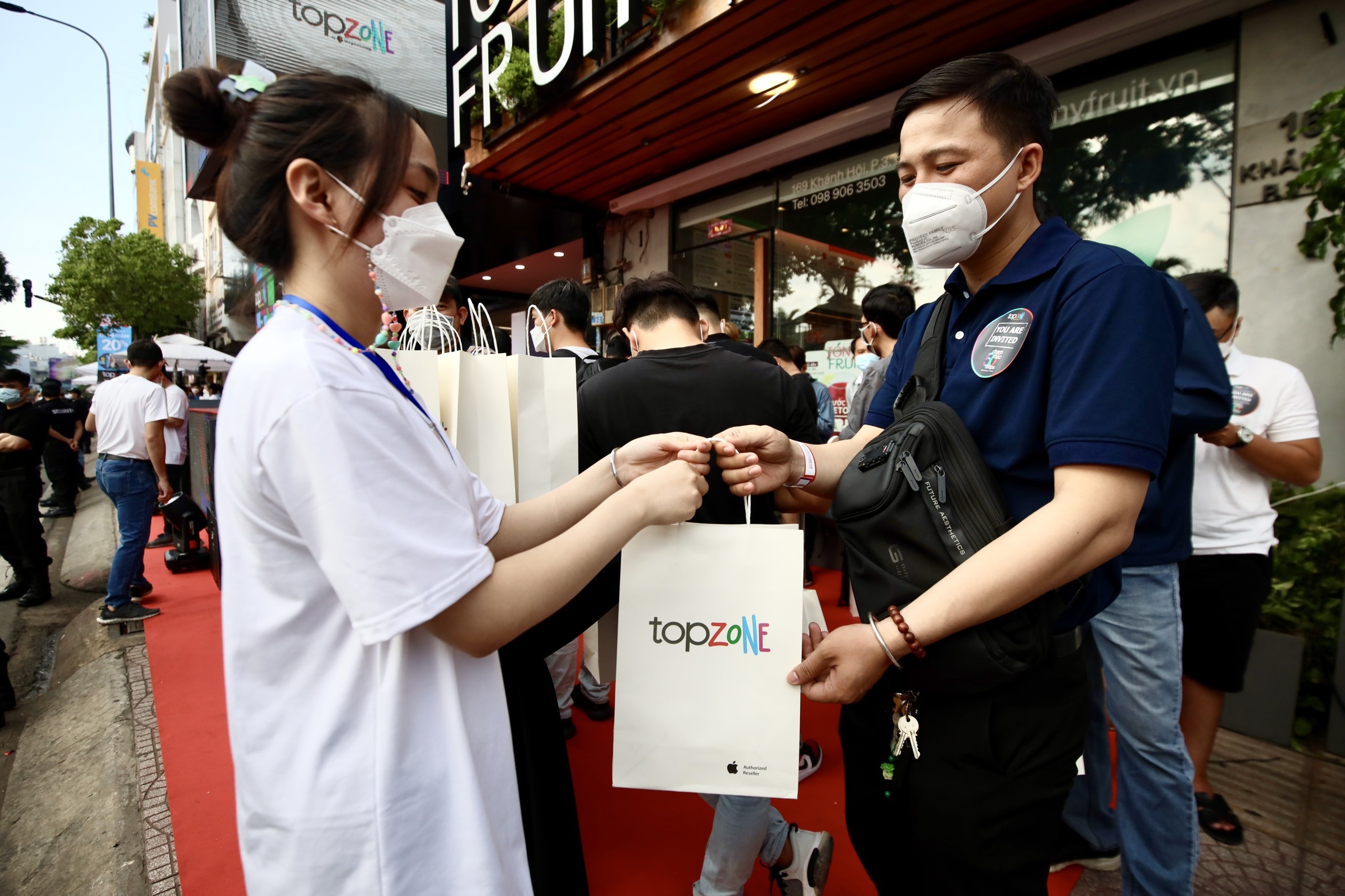 TopZone,  The Gioi Di Dong anh 2