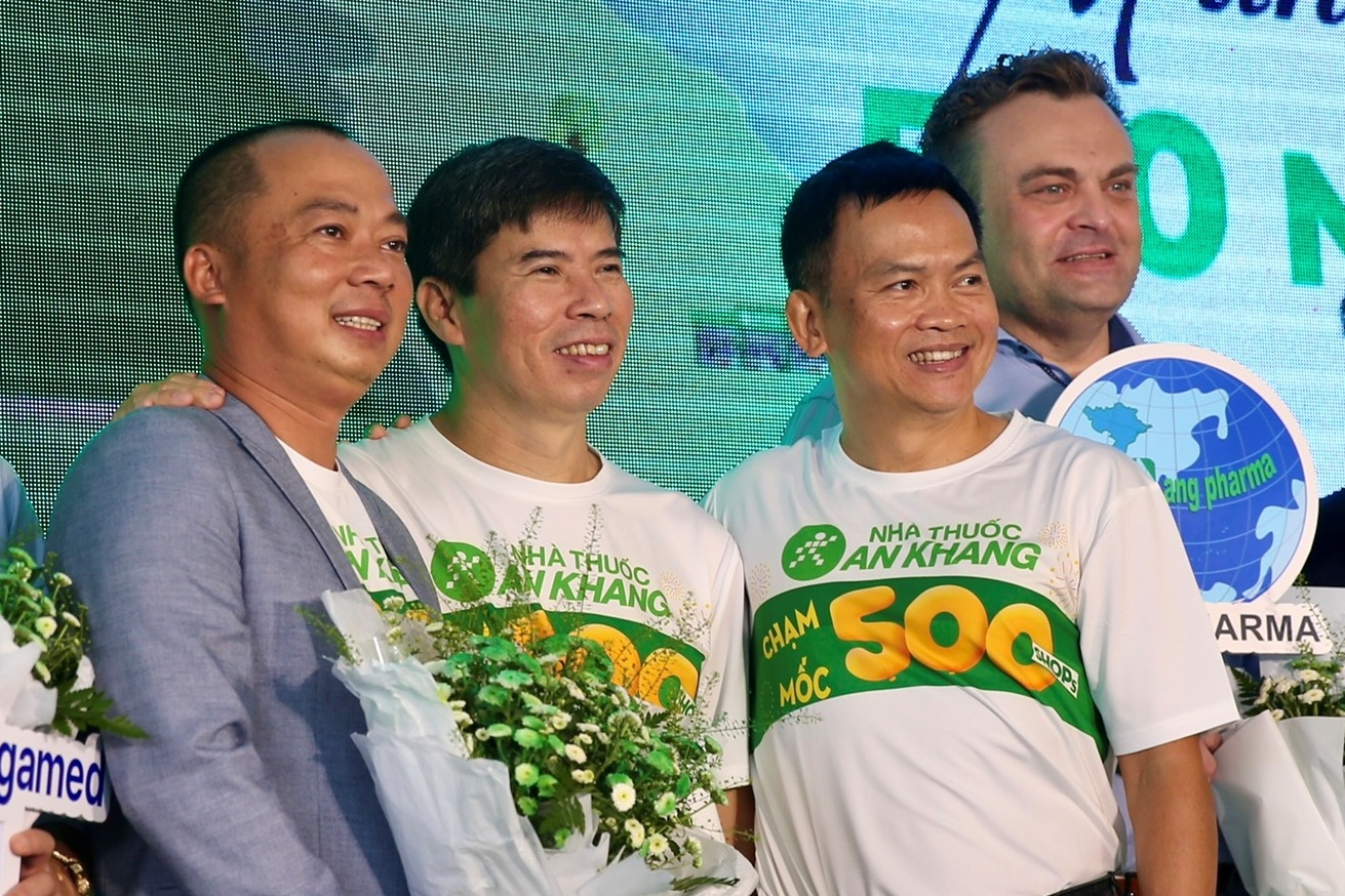 Dat moc 500 cua hang, nha thuoc An Khang ky vong co lai cuoi nam hinh anh