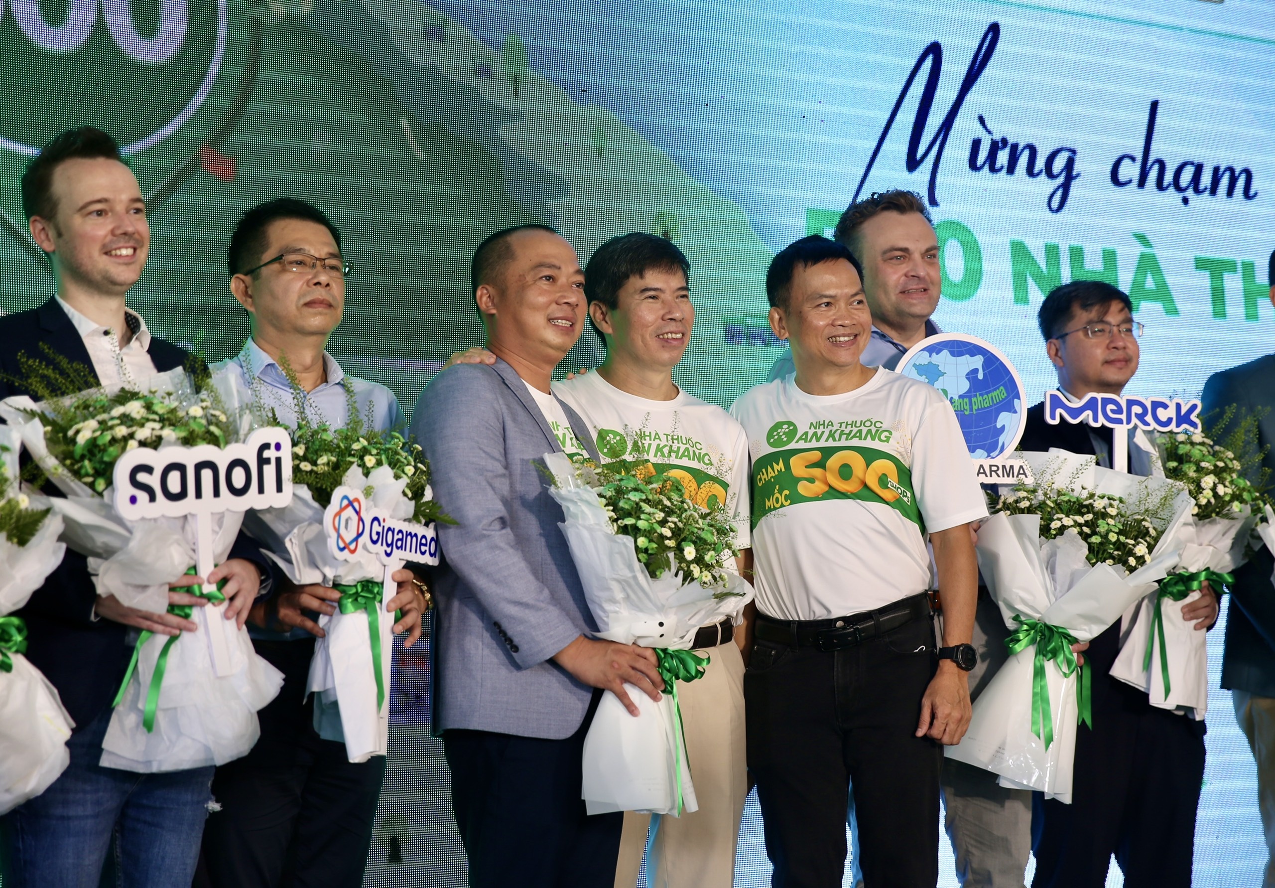 nha thuoc An Khang,  The Gioi Di Dong anh 2