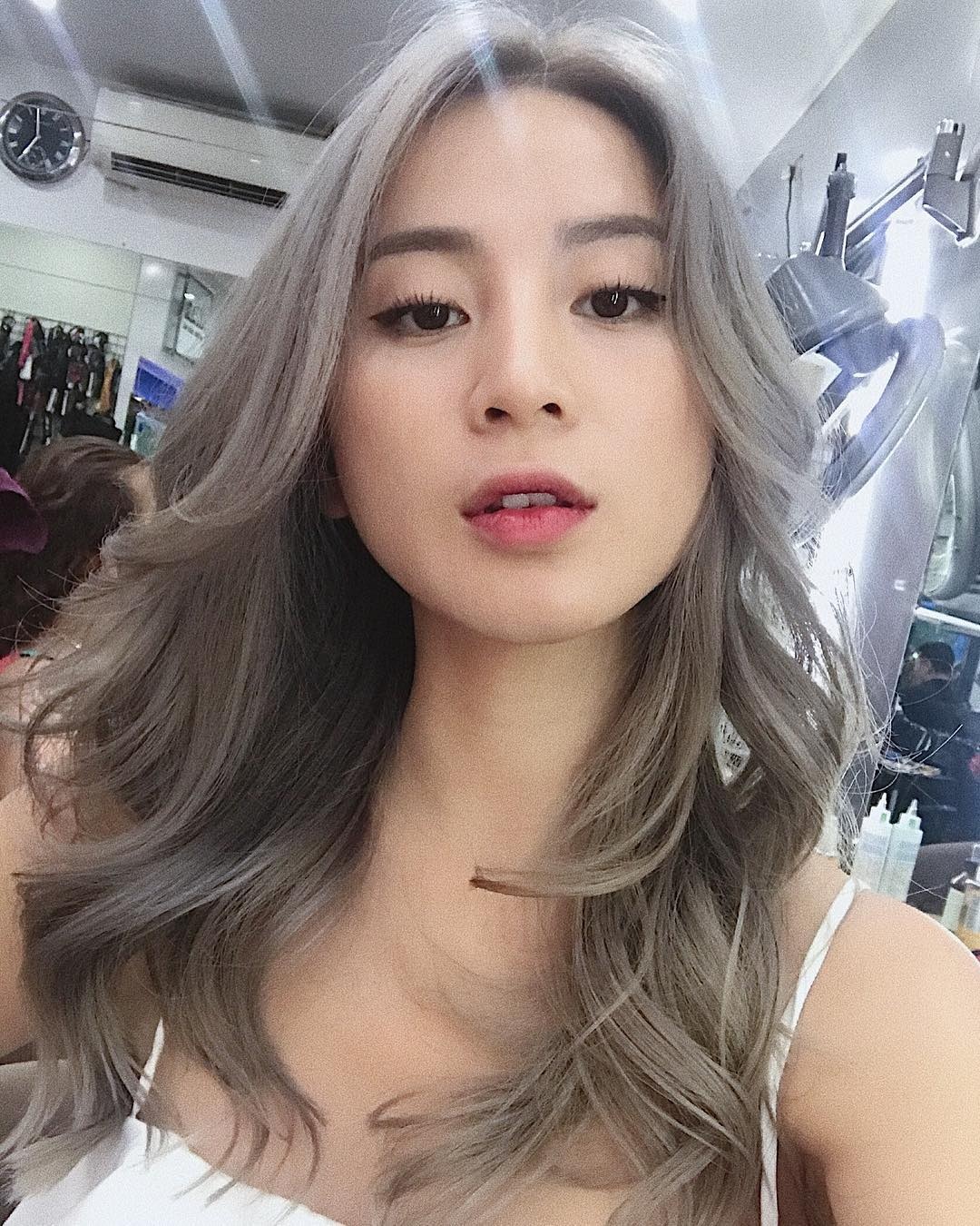 hoi hot girl bim sua di du lich sang chanh anh 4