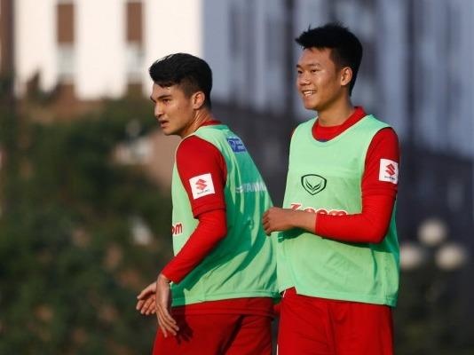 Thanh Chung 'xuat than' tren san Hang Day hinh anh