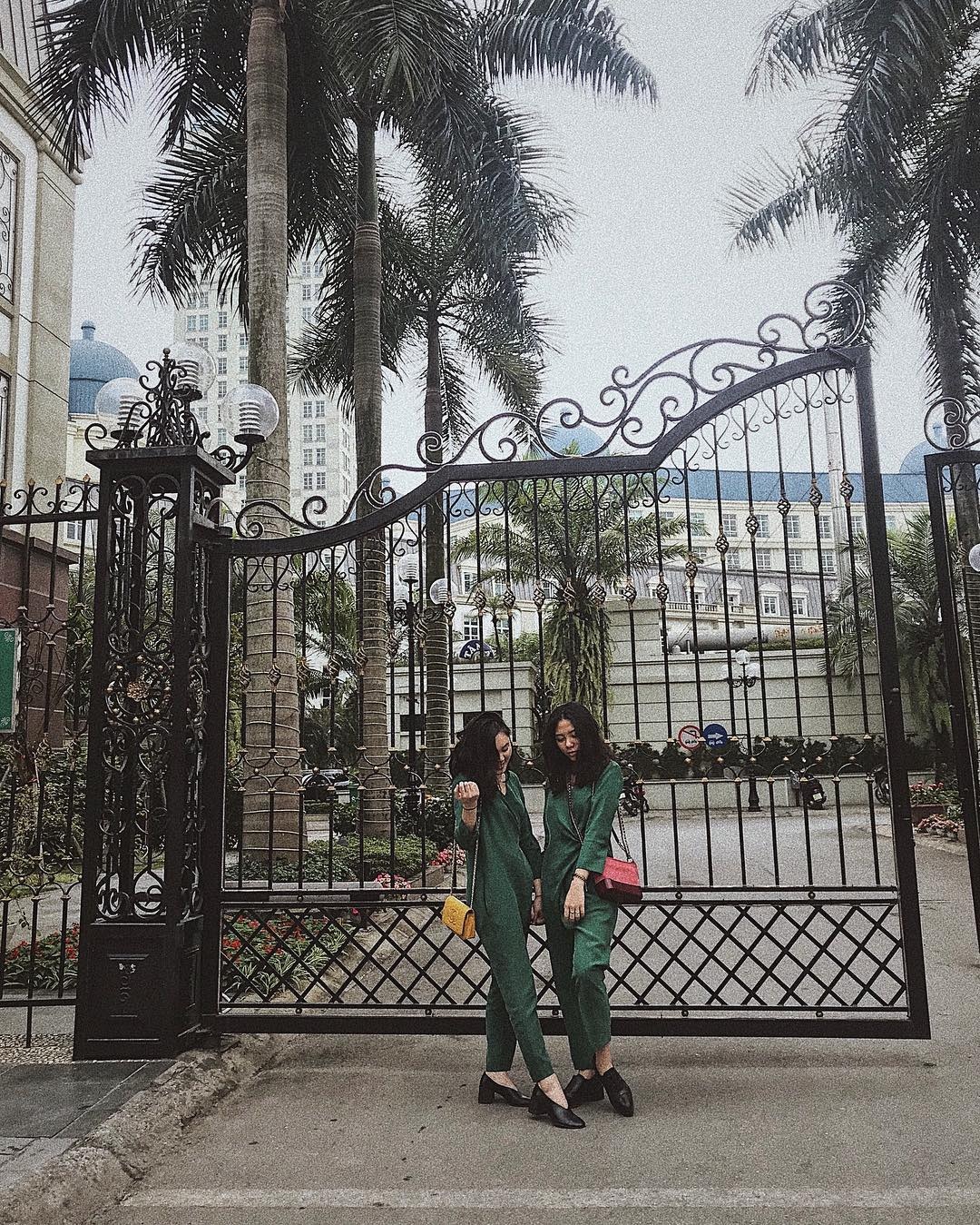 2 chau gai sexy cua giao su Van Nhu Cuong anh 17